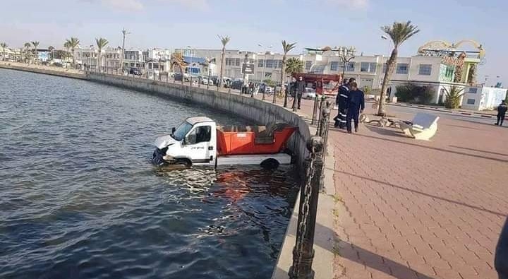 Tunisie – Image du jour:Ils voulaient nettoyer le fond du lac de Tunis