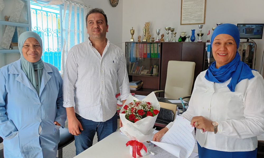 Sousse: Des enseignants accueillis avec des fleurs [Photos]