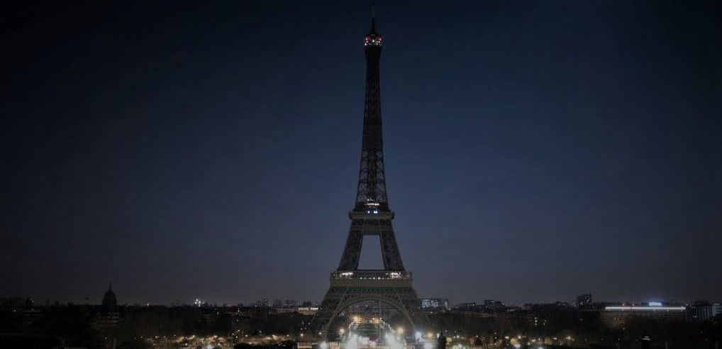 France : La Tour Eiffel s’éteint en solidarité avec Israël après les attaques du Hamas