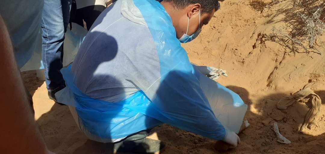 Drame à Zarzis: Des tombes ouvertes pour identifier les dépouilles [Photos]