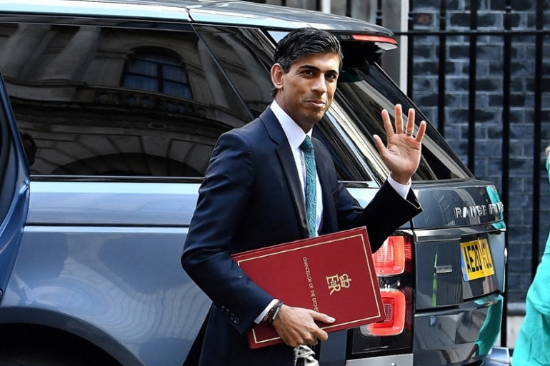Royaume-Uni : Combien de temps tiendra le nouveau Premier ministre, aussi dépensier que le roi?