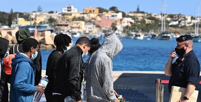 Italie: Le nombre de migrants tunisiens a augmenté de 8 fois depuis le début de l’année en cours