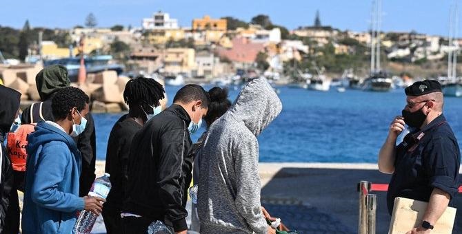 Migration clandestine: Des protestataires bloquent le port de Zarzis