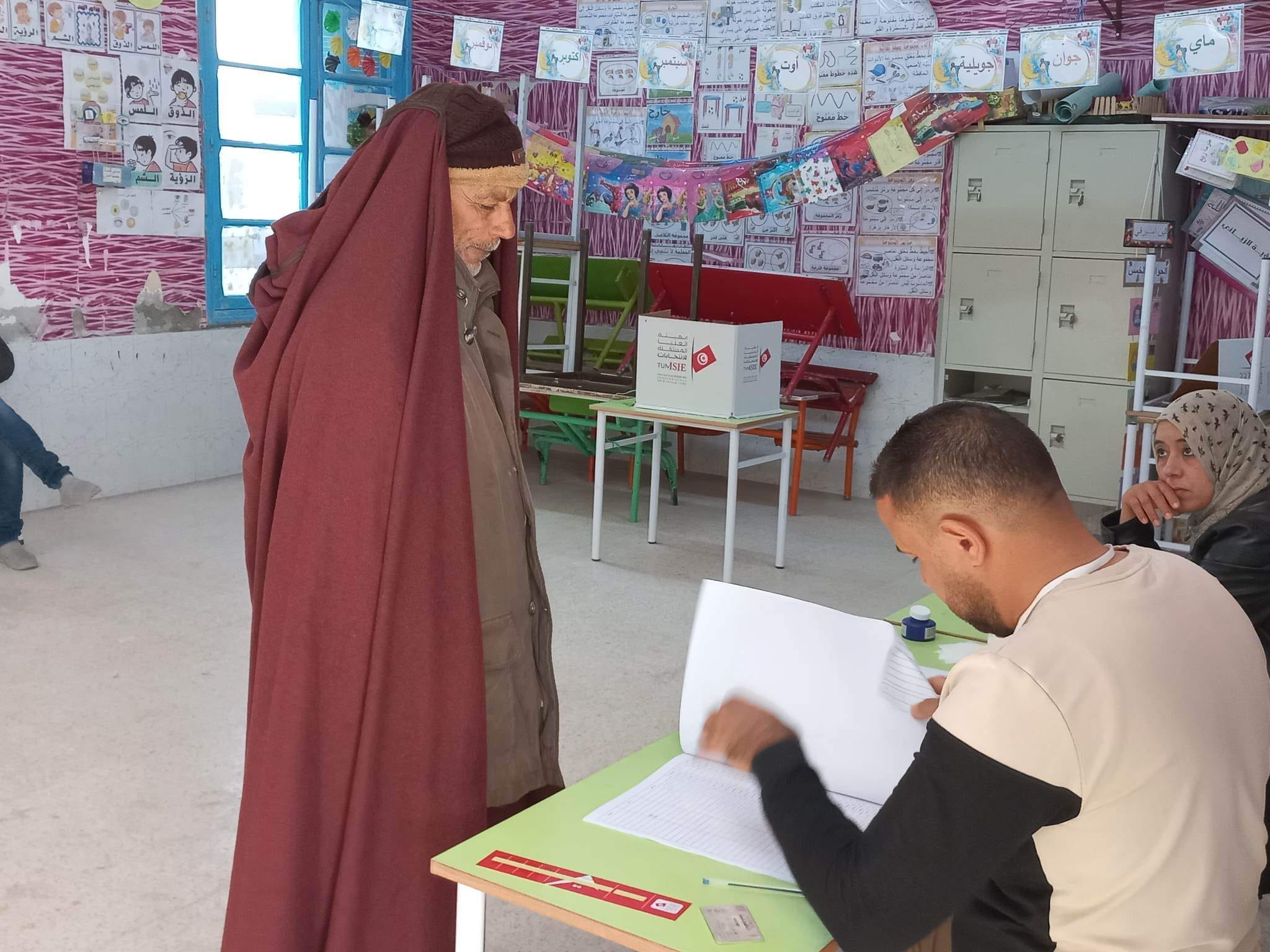Législatives 2022 : Les citoyens votent à Gabes (photos)