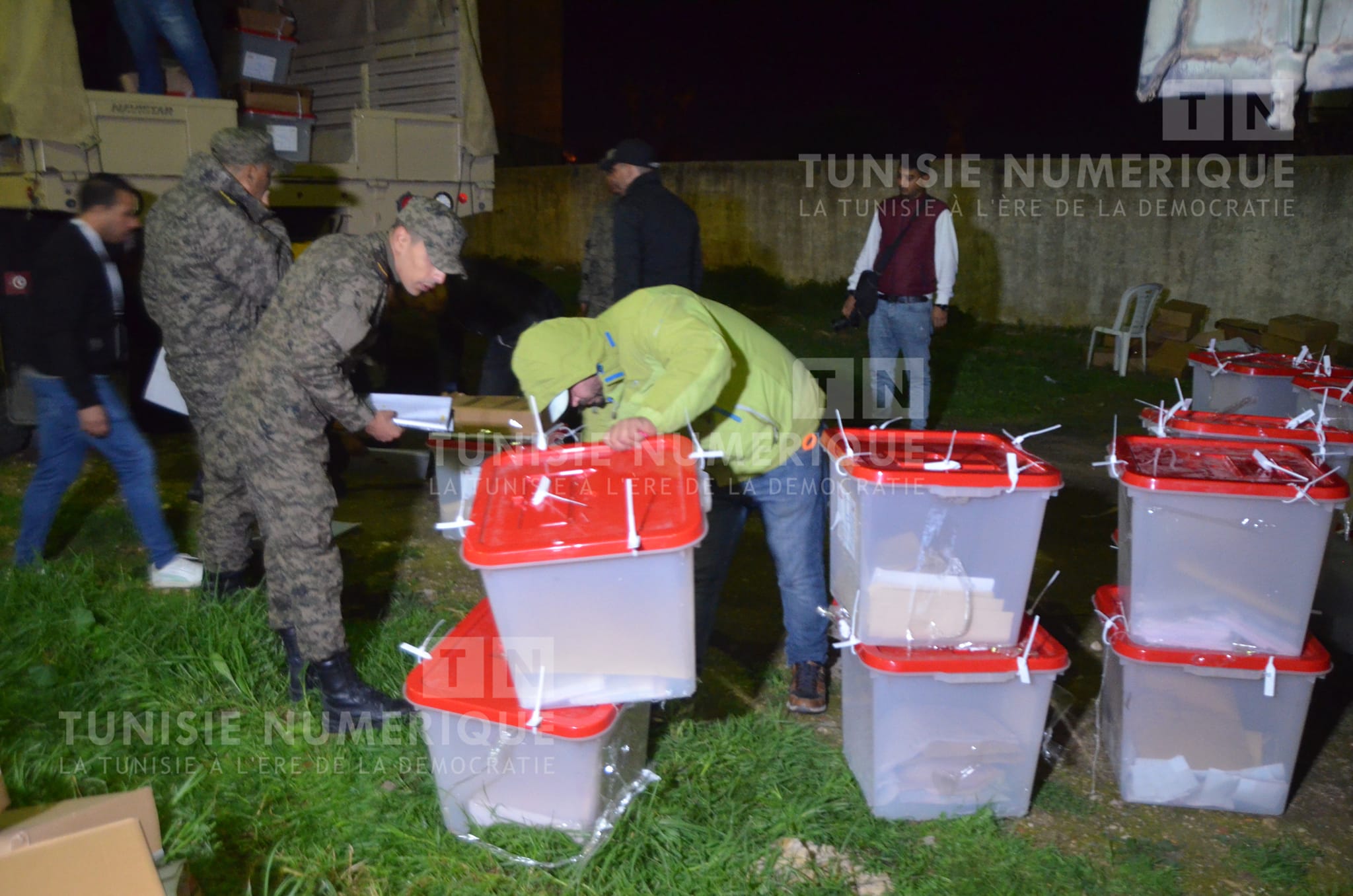 Législatives-Beja: Démarrage des opérations de dépouillement (Photos)