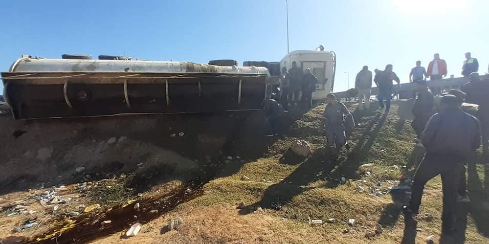 Sfax: Dérapage d’un camion-citerne [Photos]