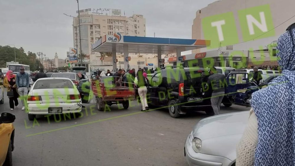 Tunisie – IMAGES : Pénurie de bonbonnes de gaz à Gafsa