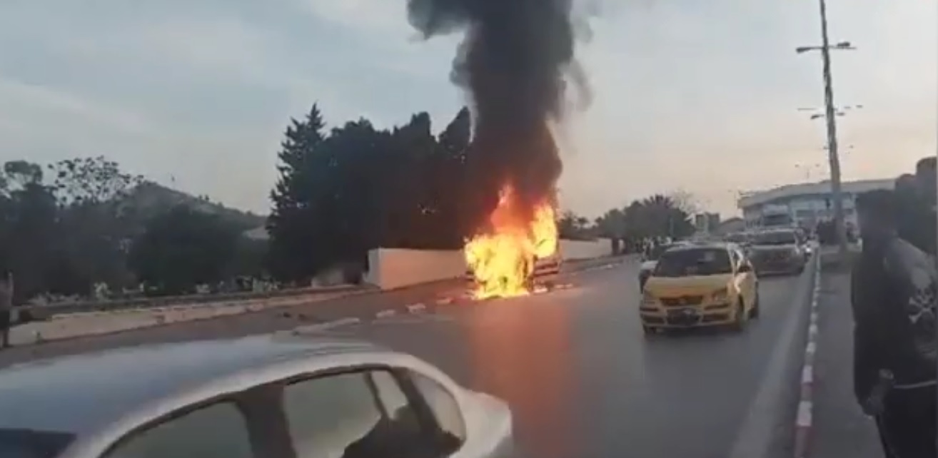 Tunisie – Bab Allioua : Une voiture de louage dévorée par le feu