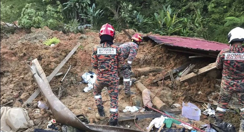 Malaisie : 24 morts et une dizaine de disparus dans un glissement de terrain