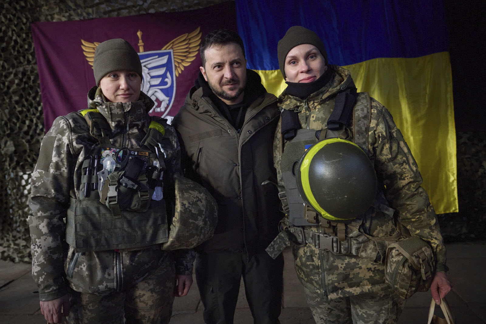 Ukraine : La visite triomphale de Zelensky a fâché Poutine, 200 T90M débarquent pour coloniser le Donbass
