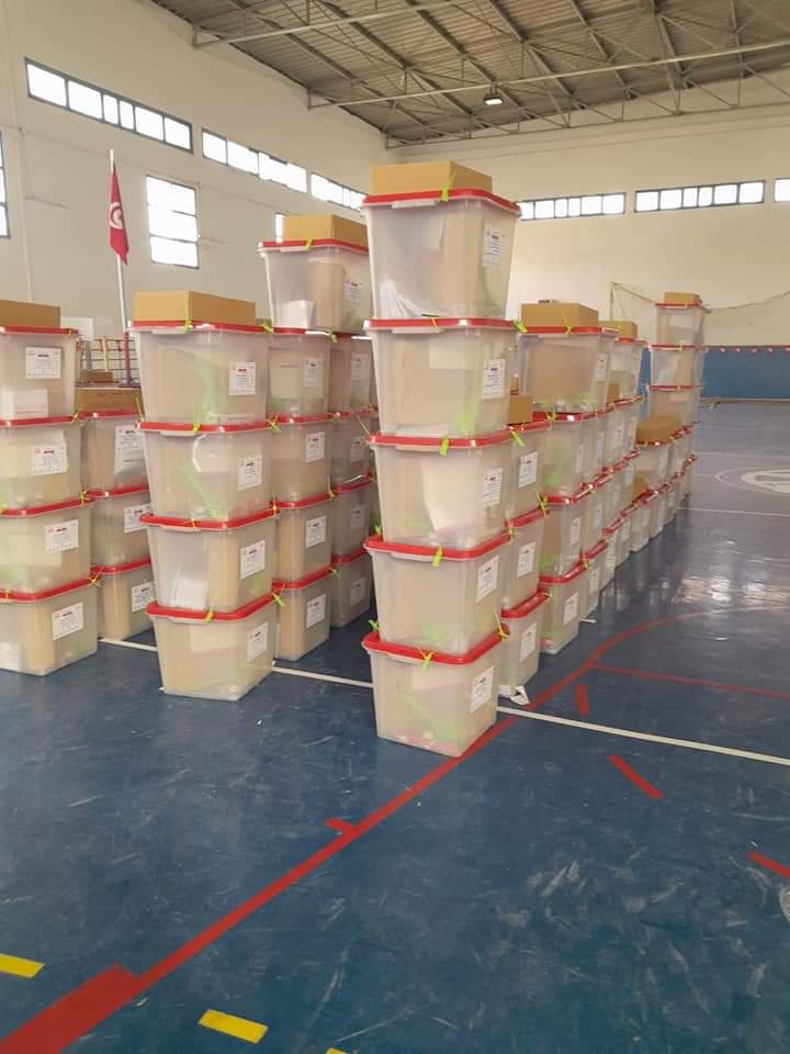 Gafsa: Transfert du matériel électoral vers 179 centres de vote