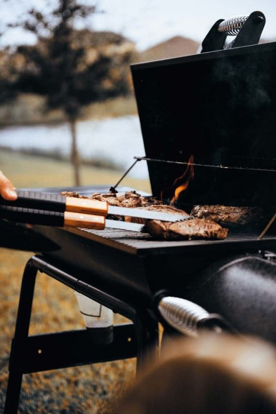 Comment réaliser une solution nettoyante pour barbecue ?