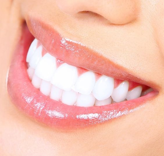 TN Beauté : Comment blanchir ses dents naturellement ?