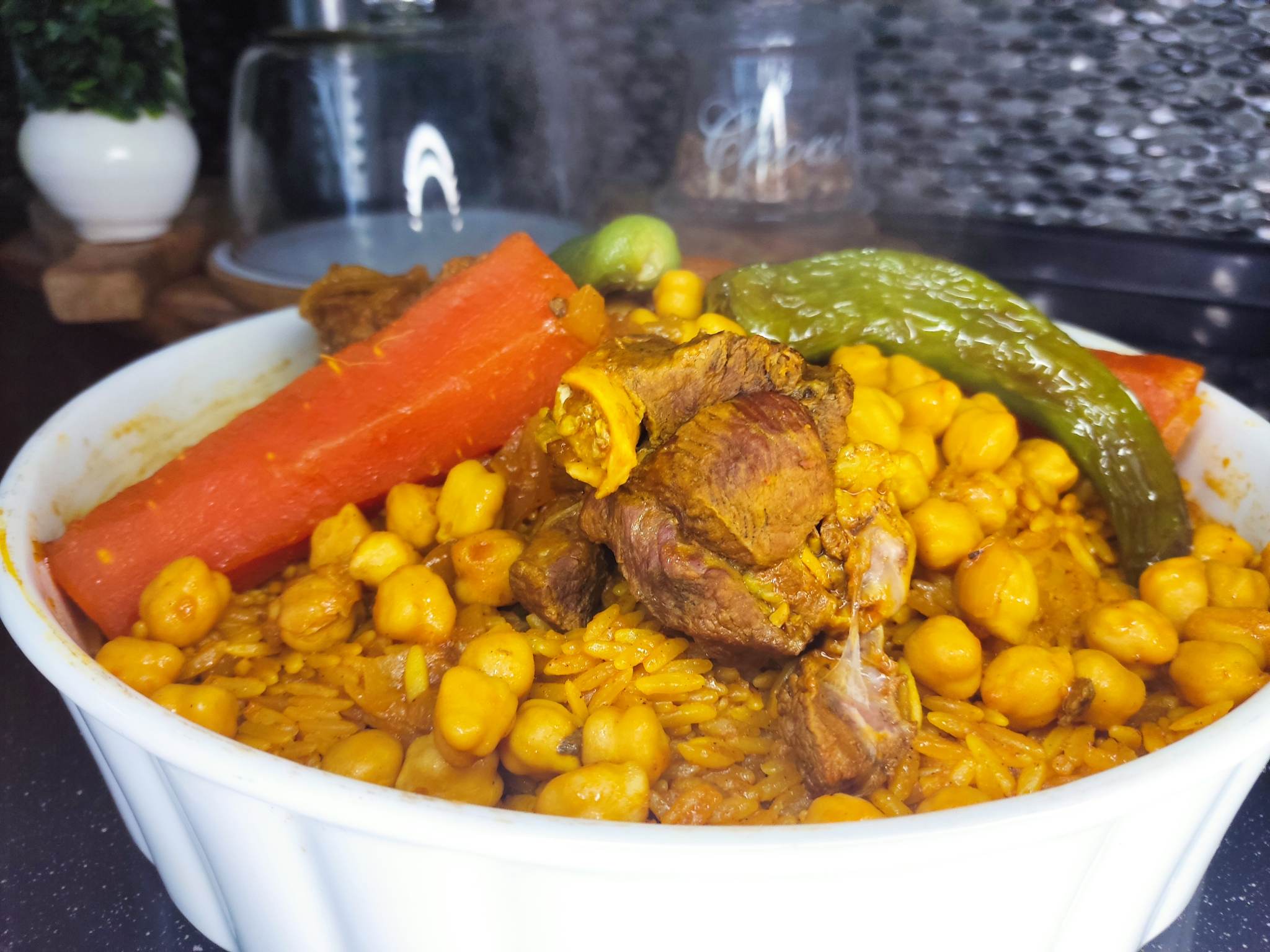 Recette : Chorba mfawra à l’agneau (langues d’oiseaux cuites à la vapeur)