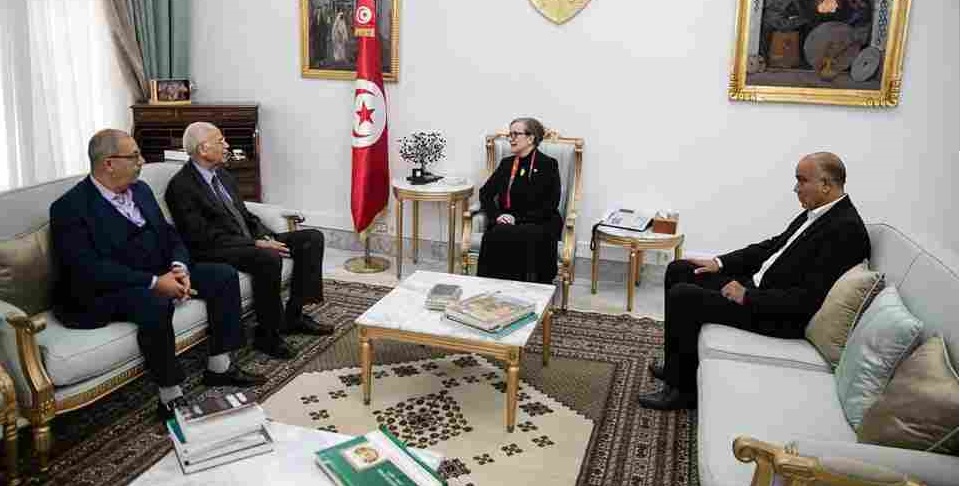 Tunisie – Najla Bouden nargue l’UGTT en faisant du pied à l’UTT ?