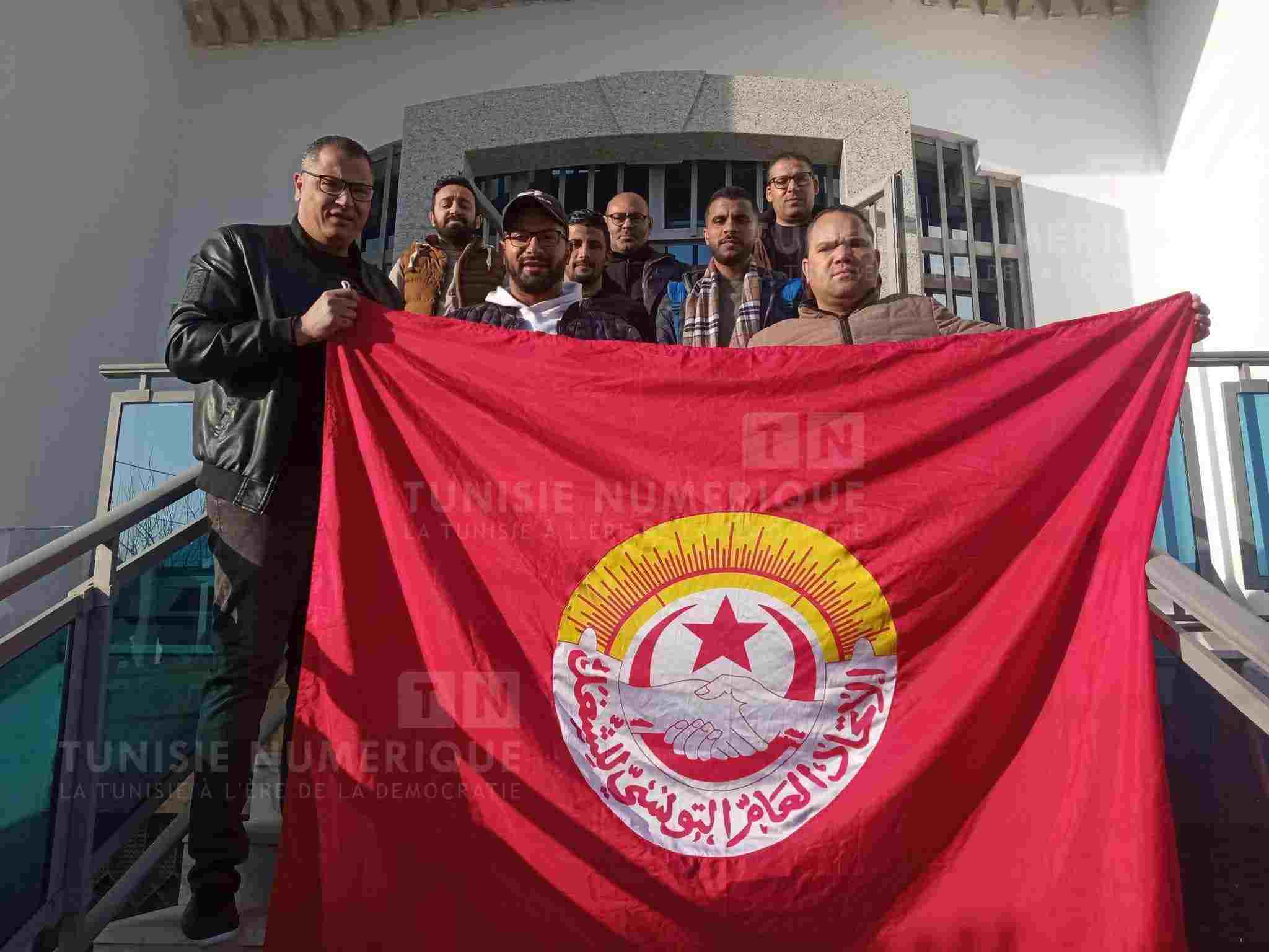 Beja: Les cadres et les employés de la STEG en grève de deux jours (Photos)