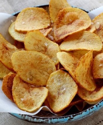 Chips de pommes de terre maison croustillantes