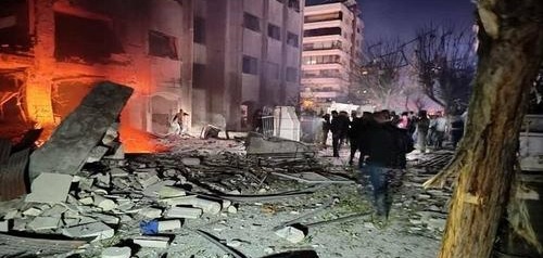 Cinq morts et quinze blessés dans un bombardement sioniste de la zone de Damas