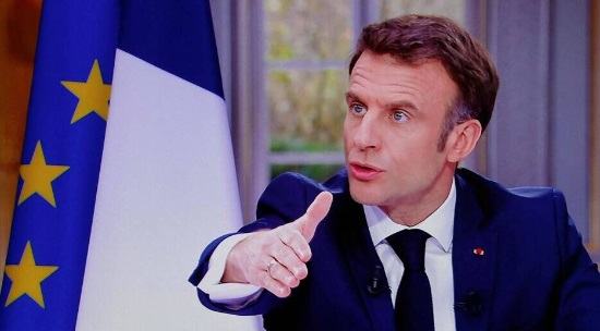 France : Le passage en force et l’entêtement de Macron suscitent la colère des syndicats et des politiques