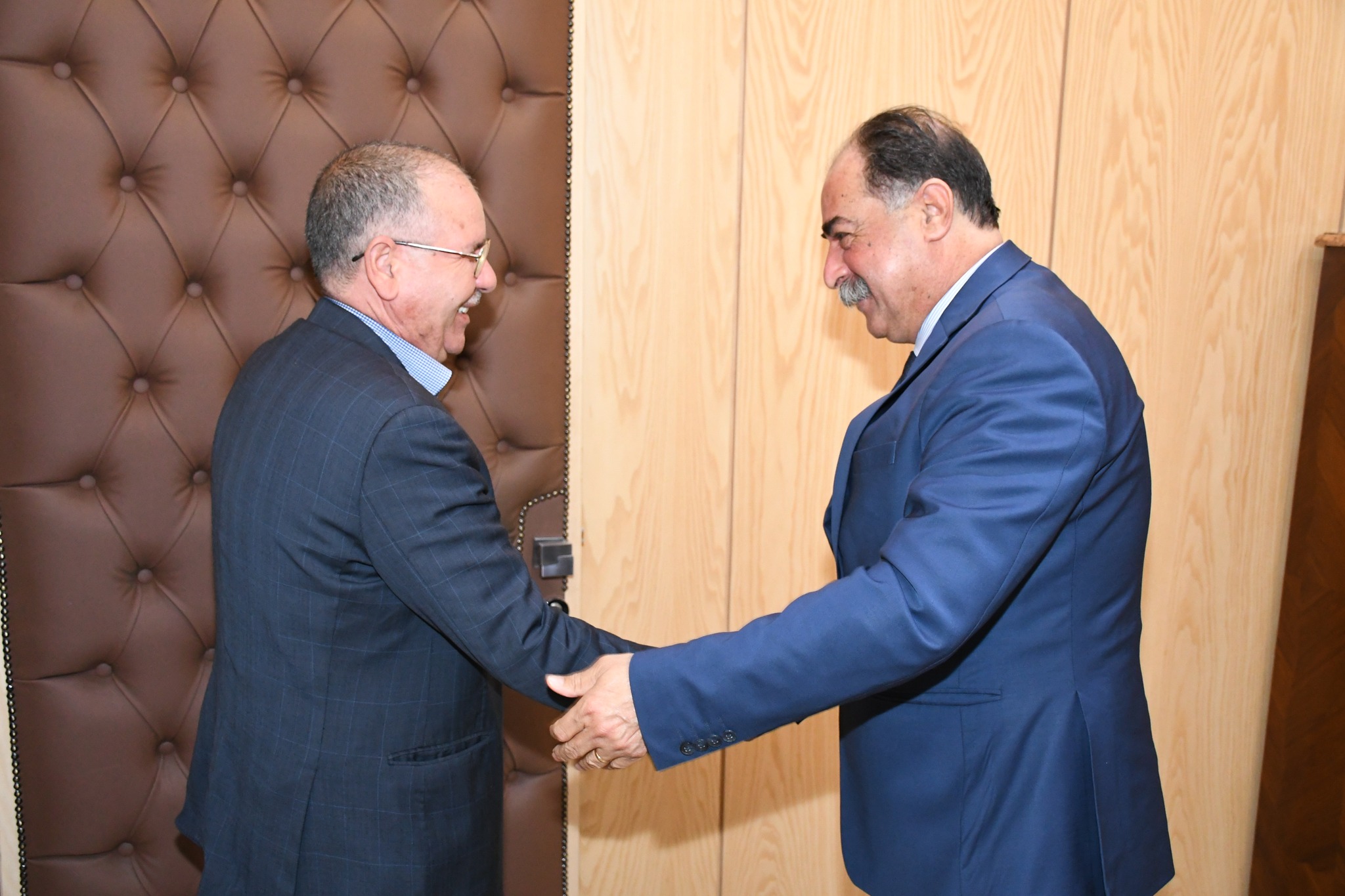 Le ministre de l’Intérieur Kamel Feki s’entretient avec Noureddine Taboubi