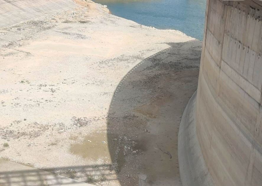 Photos du jour: Le barrage de Sidi Salem à Béja presque à sac!