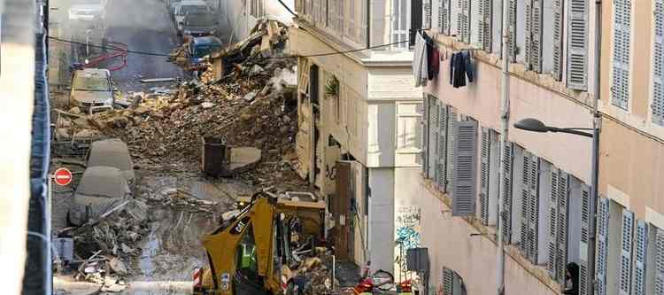Marseille : Effondrement d’un immeuble suivi par un incendie : Des victimes bloquées sous les décombres