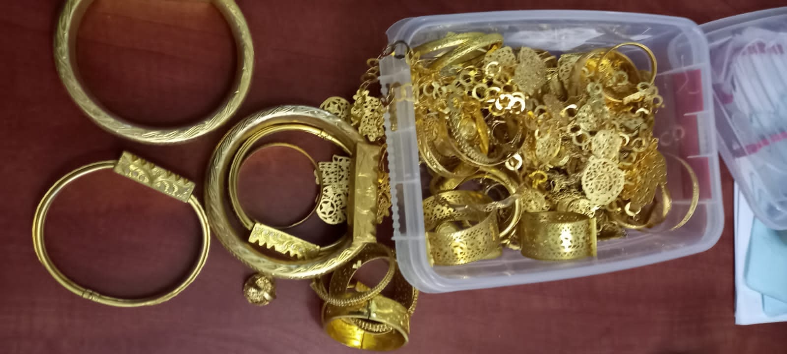 Vaste coup de filet des douanes tunisiennes: Des bijoux et divers produits de contrebande saisis (Photos)