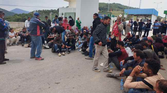 Tunisie – Aïn Draham : Des protestataires bloquent le passage frontalier de Babouch