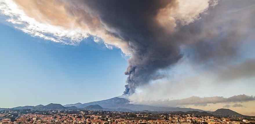 Sicile : Suspension du trafic aérien suite à une éruption de l’Etna