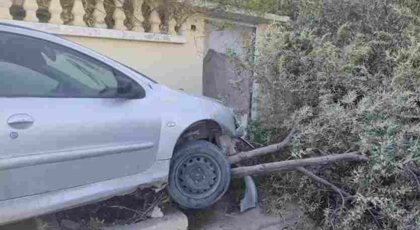 Tunisie – Oueslatia : Un enfant de 9 ans conduit une voiture et blesse deux personnes