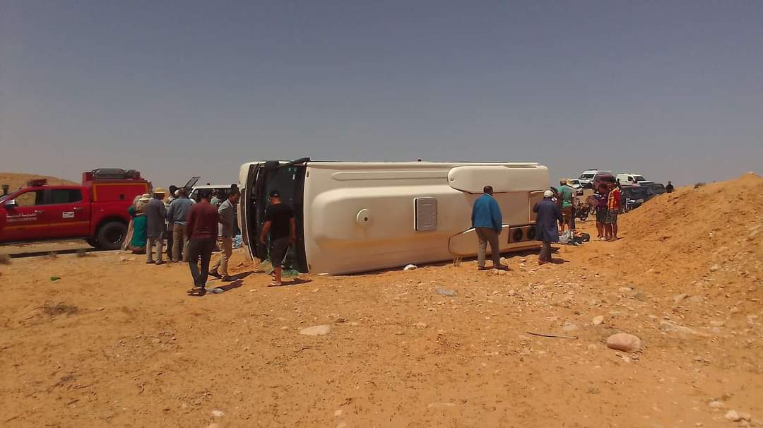 Gabès: 2 morts dont un nourrisson et 13 blessés dans le renversement d’un bus