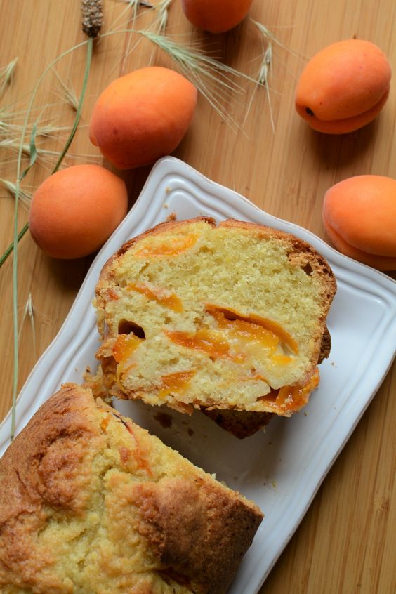 Recette Gâteau au yaourt aux pêches