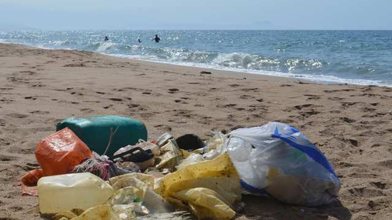 Tunisie: 500 000 tonnes de déchets plastiques jetées à la mer chaque année