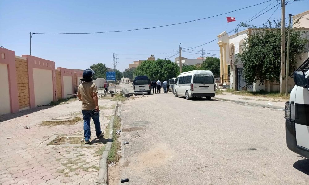 Kasserine: Deux policiers blessés dans des affrontements à Sbeïtla