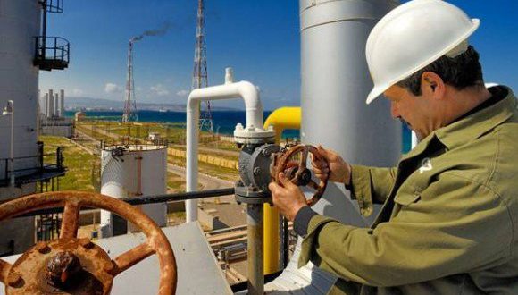 Algérie : Le pétrole roi c’est fini, la production baissera encore en août…