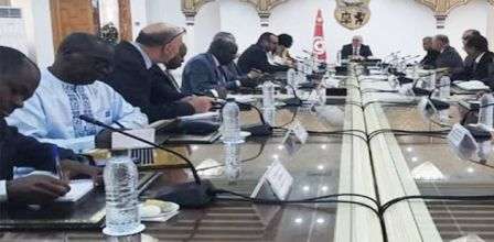 Tunisie – Nabil Ammar s’entretient avec des ambassadeurs de pays africains en rapport avec le sujet de la migration