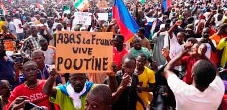 Niger : la France prévient les putschistes face à la menace d’une intervention régionale