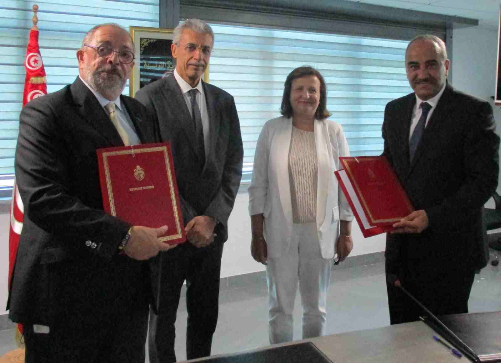 Signature d’une convention entre la CPG et la SFI pour le transport hydraulique du phosphate