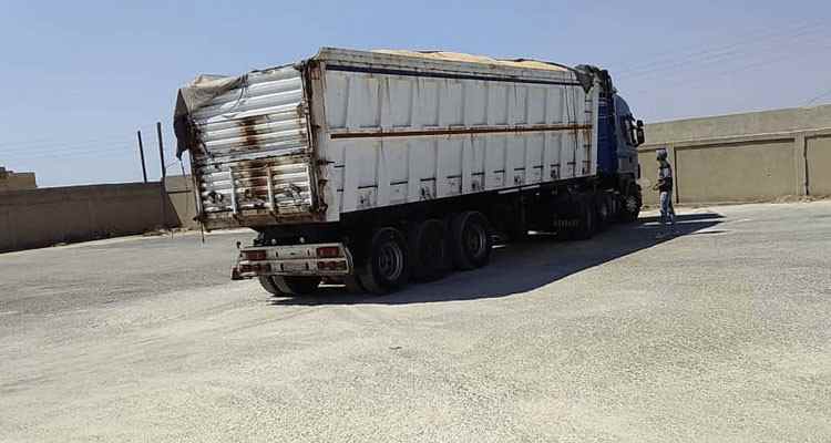 Hammamet: Des citoyens pillent un camion bourré de semoule