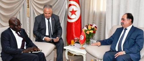 Tunisie – Feki examine avec l’ambassadeur du Cameroun le rapatriement des migrants camerounais