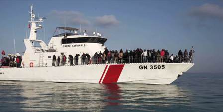 Tunisie – Des migrants subsahariens s’attaquent aux agents de la garde maritime avec des armes blanches
