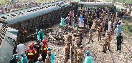 Pakistan : 28 morts dans le déraillement d’un train