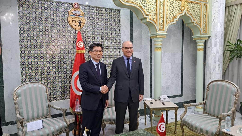 La coopération triangulaire Tunisie-Corée- Afrique objet d’une rencontre entre Nabil Ammar et SONG Ho Sung