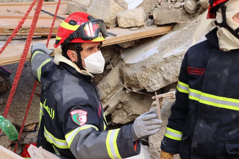 L’Algérie se dit prête à dépêcher en urgence 80 secouristes spécialisés au Maroc