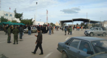 Tunisie: Forte affluence de Libyens au passage frontalier de Ras Jedir