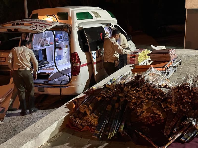 De pétards et de feux d’artifice de contrebande saisis à bord d’une ambulance