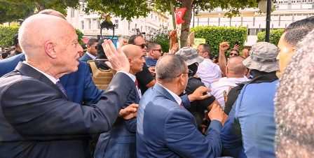 Tunisie – Saïed à la rencontre des citoyens à l’Avenue Bourguiba