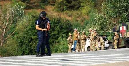 KOSOVO : Un policier tué et prise d’otages suite à une attaque terroriste