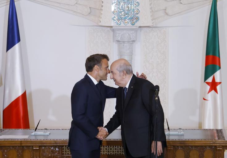 Algérie : Le “message personnel” de Macron parle-t-il du voyage de Tebboune à Paris et de l’interdiction du français par Alger?