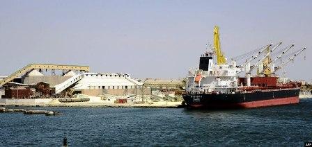 Tunisie – La CPG arrive à exporter deux bateaux de phosphate commercial vers l’Espagne et l’Irlande